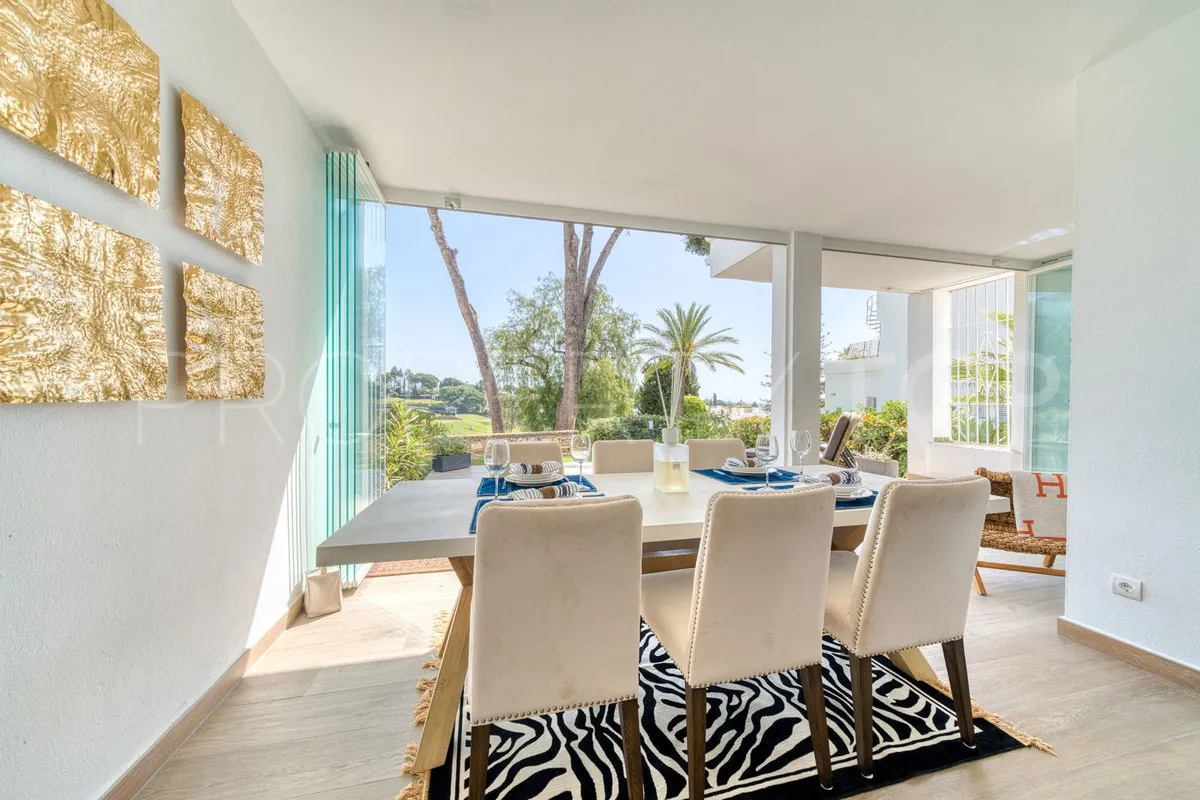 Se vende apartamento planta baja en Aloha
