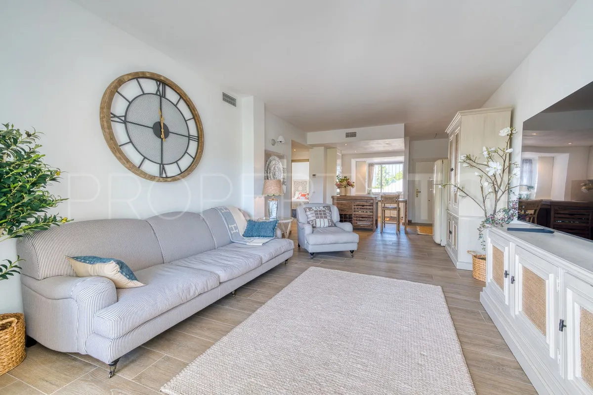 Se vende apartamento planta baja en Aloha