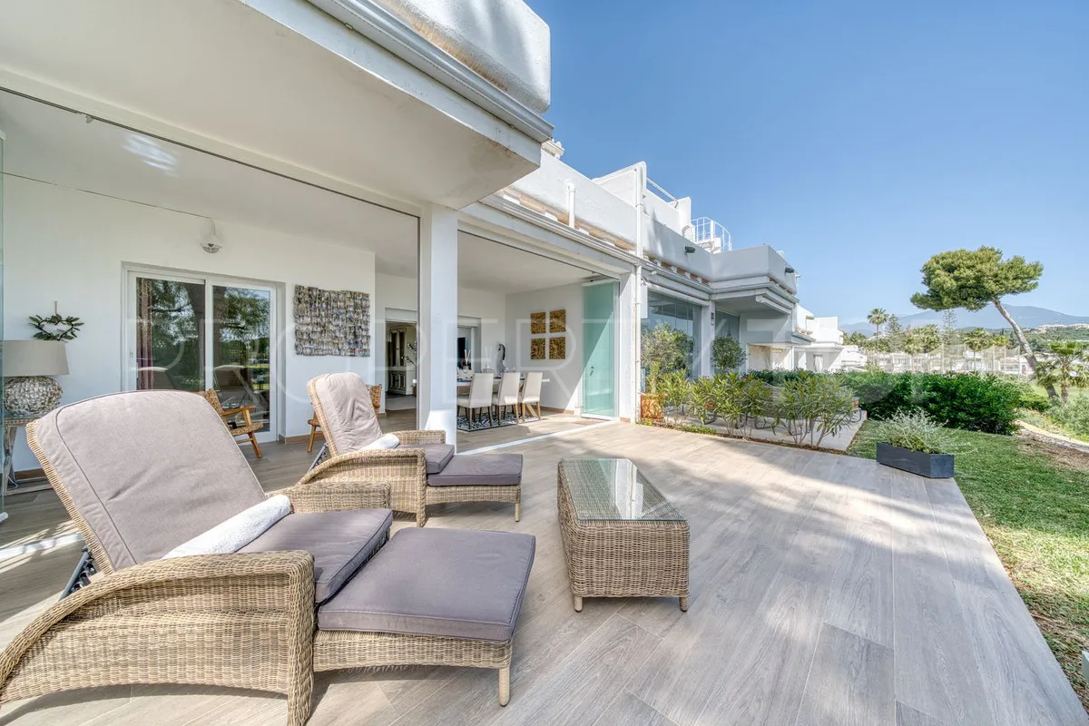 Ground floor apartment for sale in Aloha