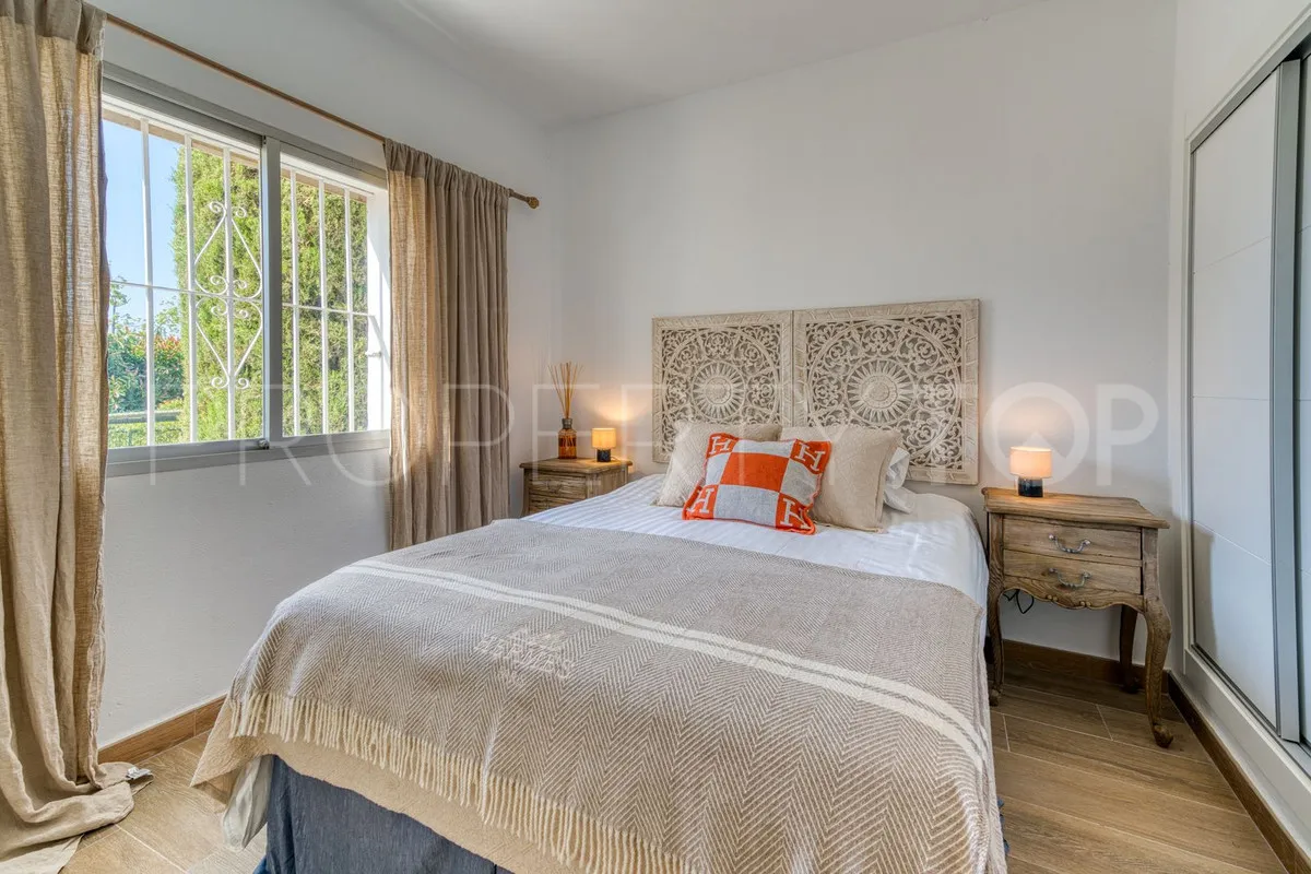 Ground floor apartment for sale in Aloha