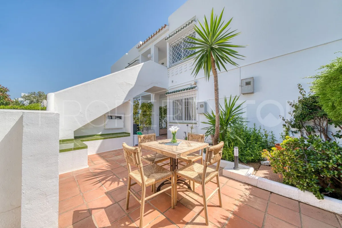 Ground floor apartment for sale in Aloha