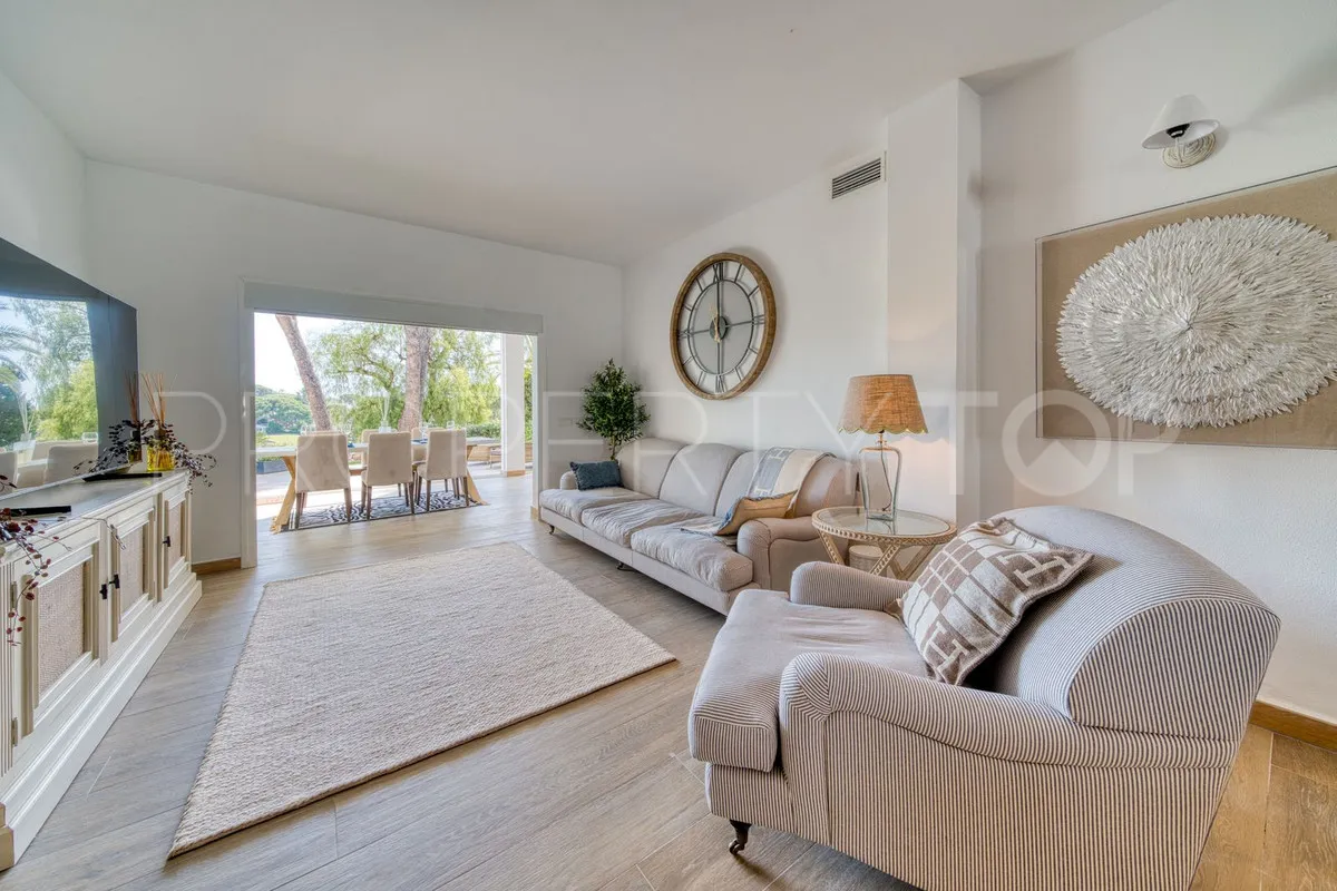 Se vende apartamento planta baja en Aloha