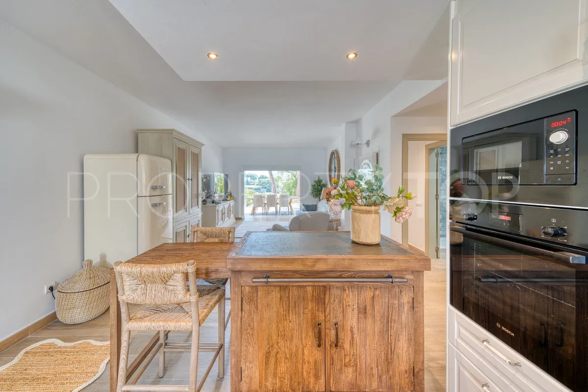 Ground floor apartment for sale in Aloha