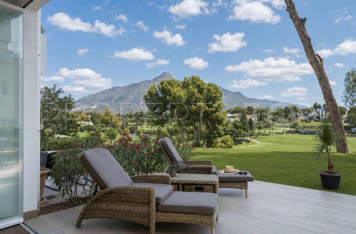 Se vende apartamento planta baja en Aloha