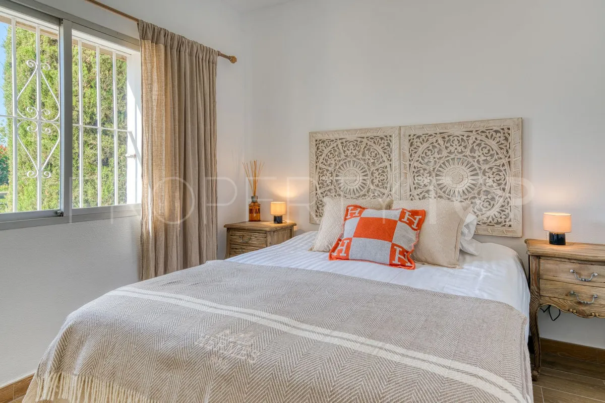 Ground floor apartment for sale in Aloha