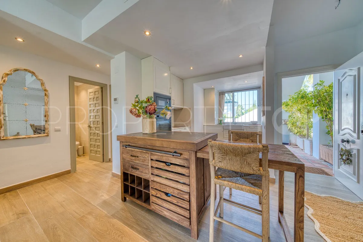 Ground floor apartment for sale in Aloha