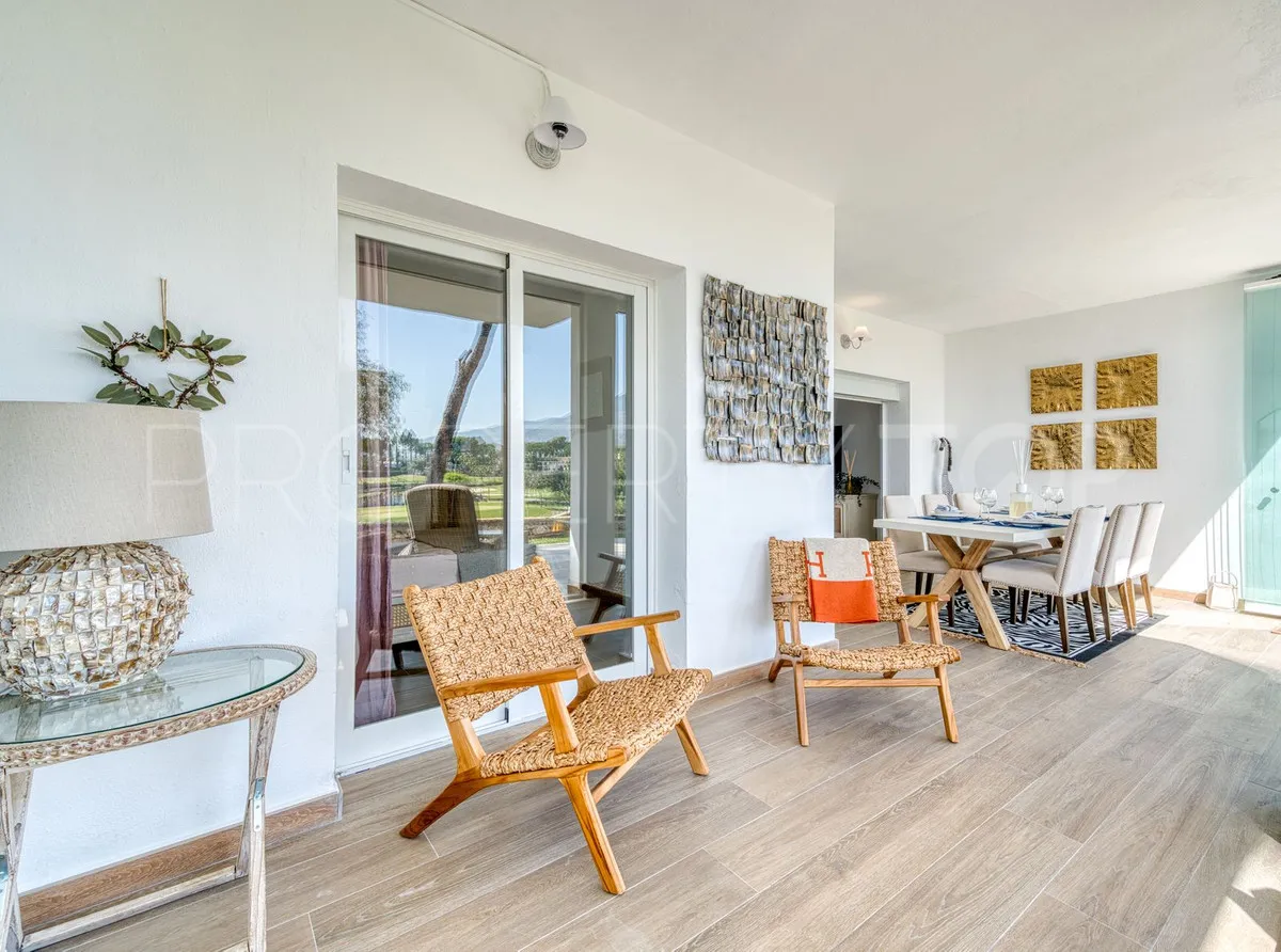 Se vende apartamento planta baja en Aloha