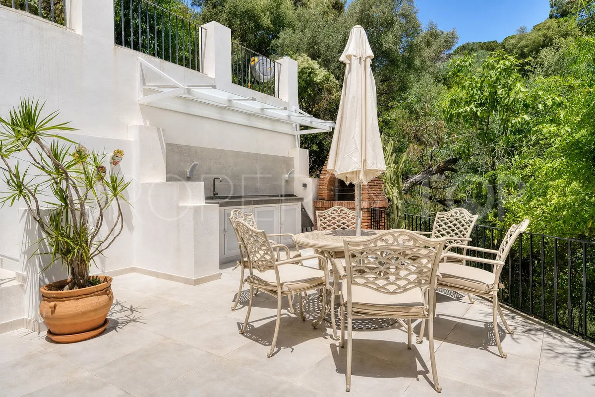 For sale El Madroñal villa