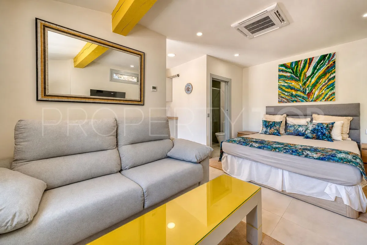 For sale El Madroñal villa