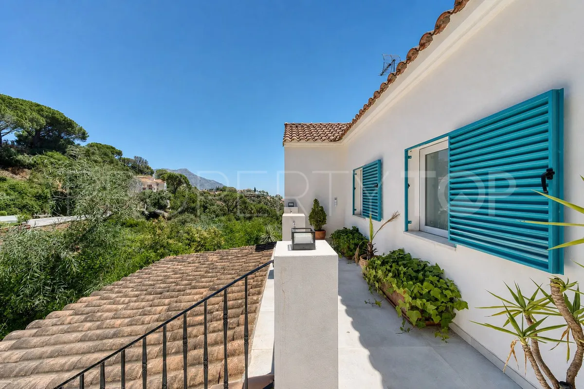 For sale El Madroñal villa