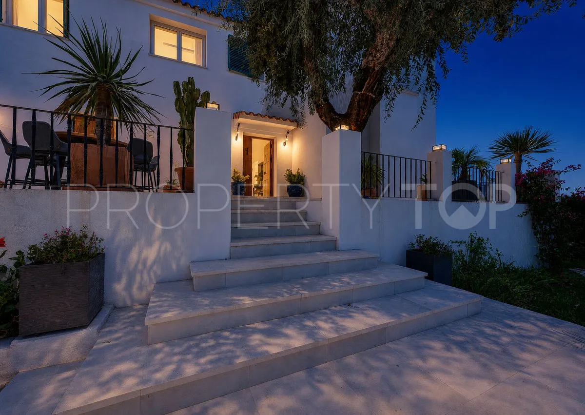 For sale El Madroñal villa