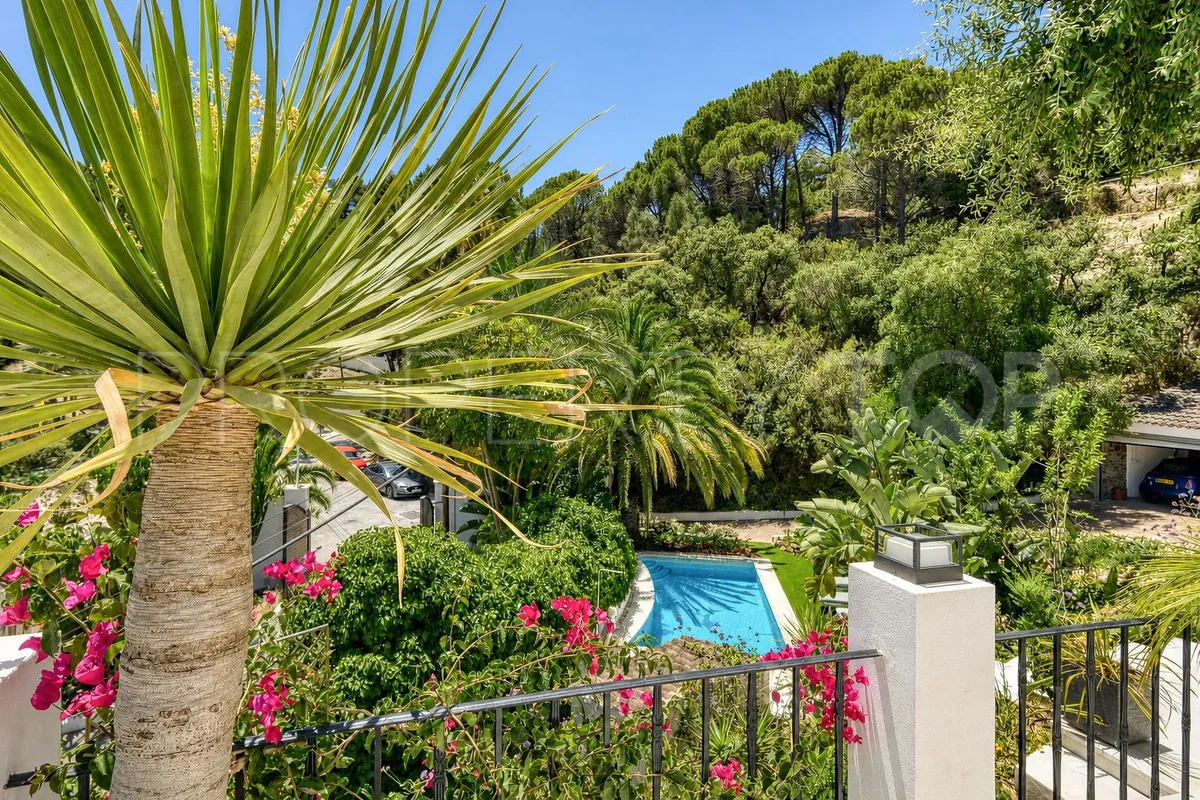 For sale El Madroñal villa
