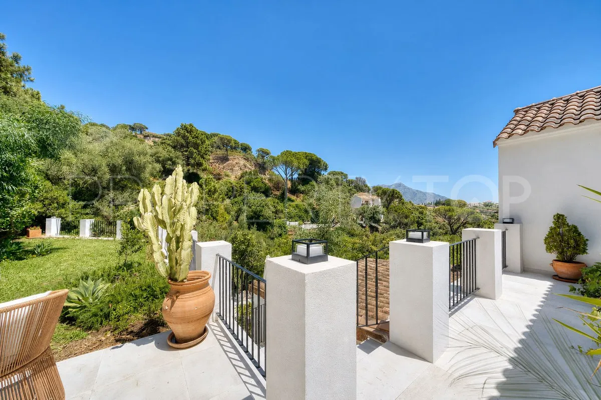 For sale El Madroñal villa