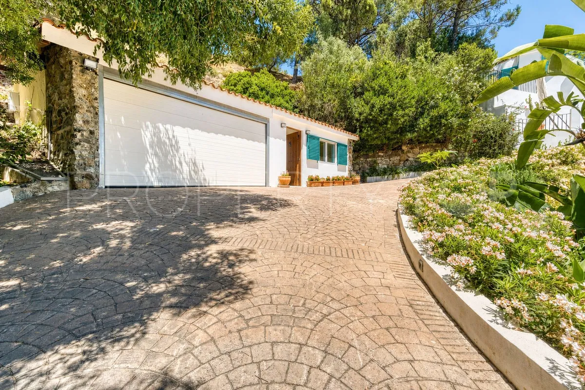 For sale El Madroñal villa