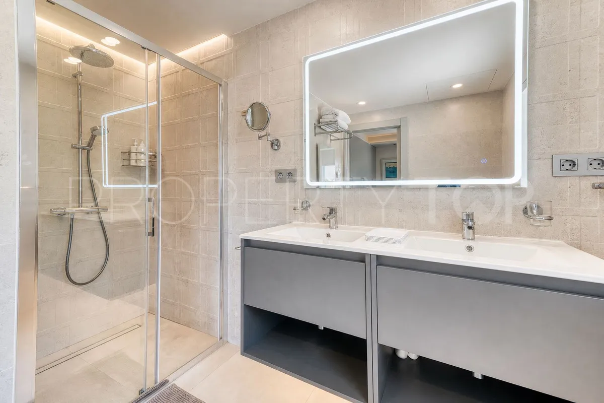 For sale El Madroñal villa