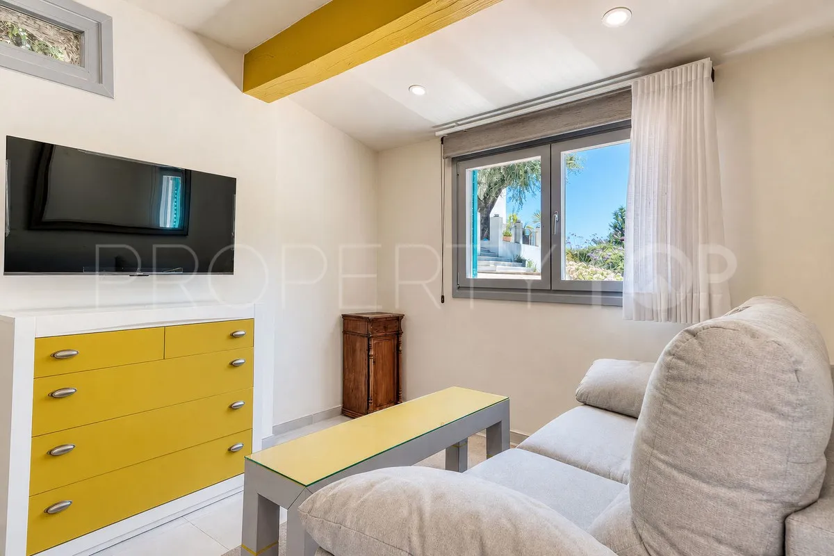 For sale El Madroñal villa