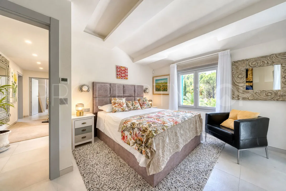 For sale El Madroñal villa