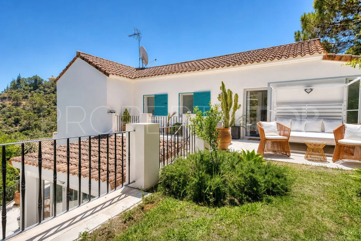 For sale El Madroñal villa