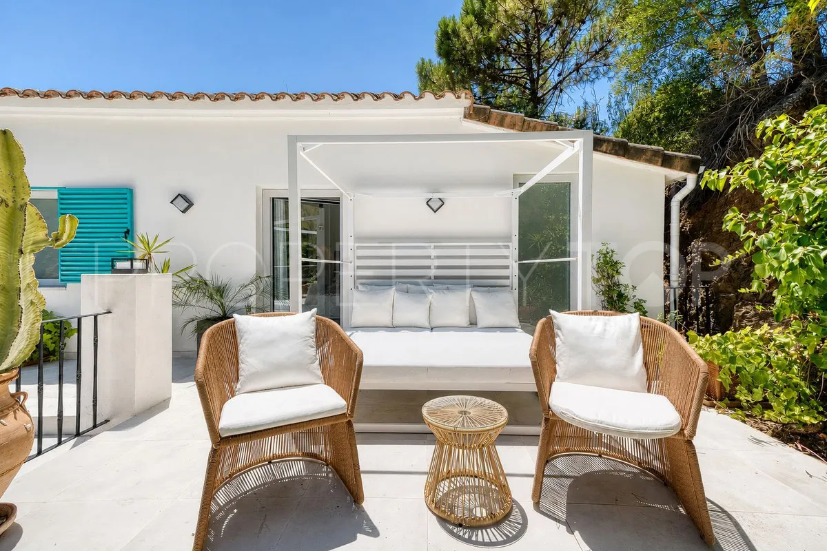 For sale El Madroñal villa