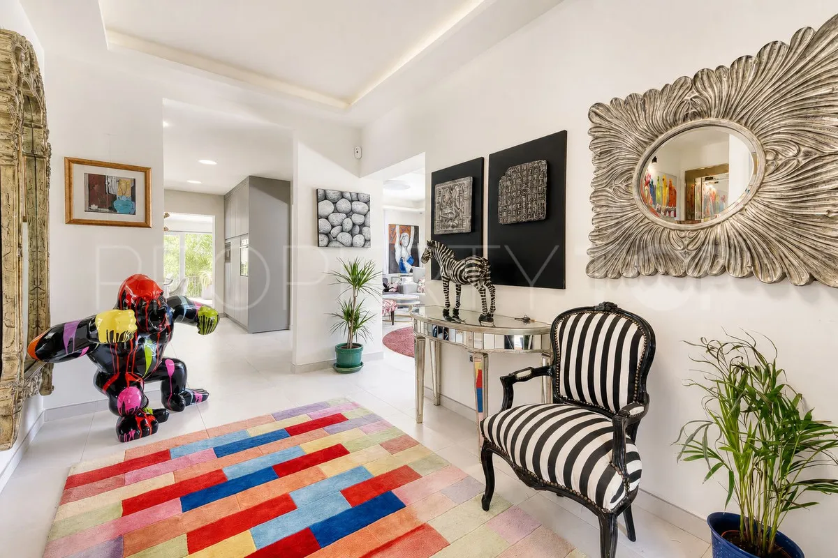 For sale El Madroñal villa