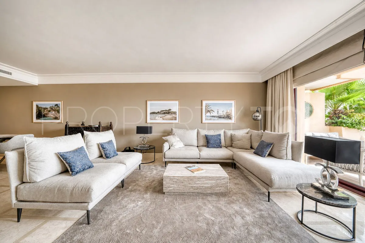 2 bedrooms apartment in New Golden Mile for sale