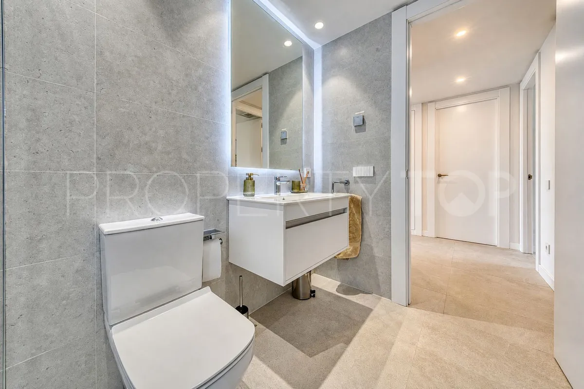 Buy apartment in Estepona