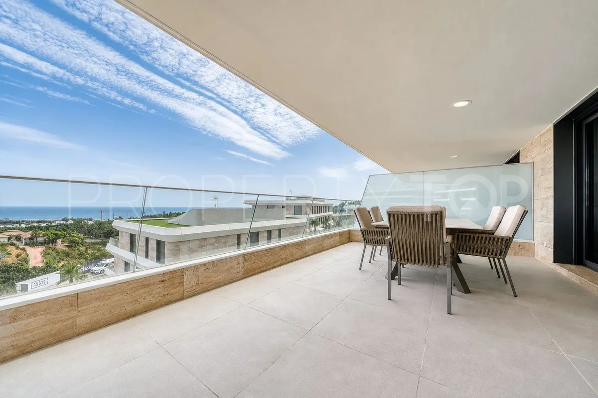 Buy apartment in Estepona