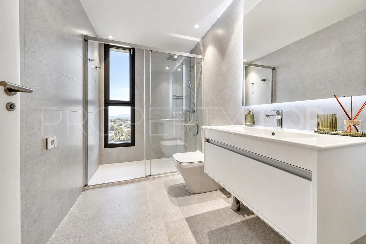 Buy apartment in Estepona