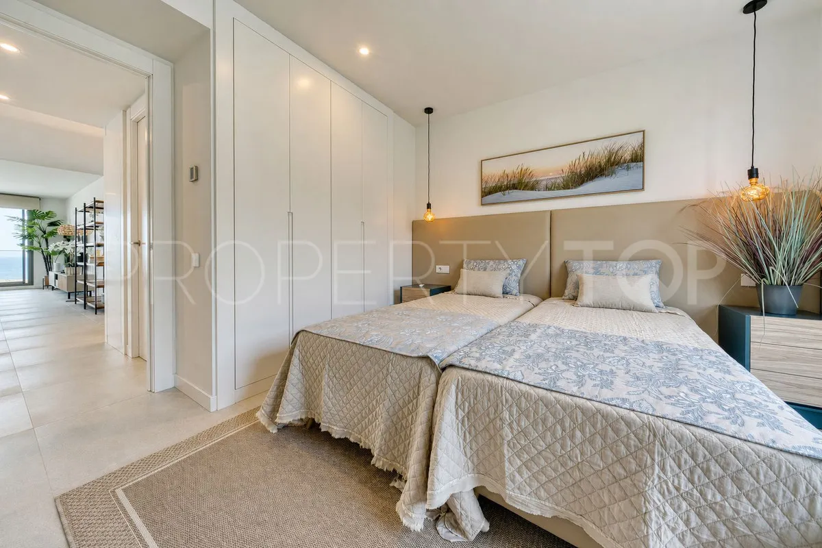 Buy apartment in Estepona