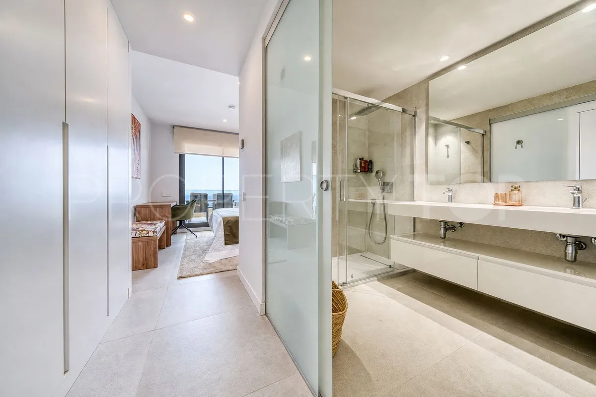 Buy apartment in Estepona