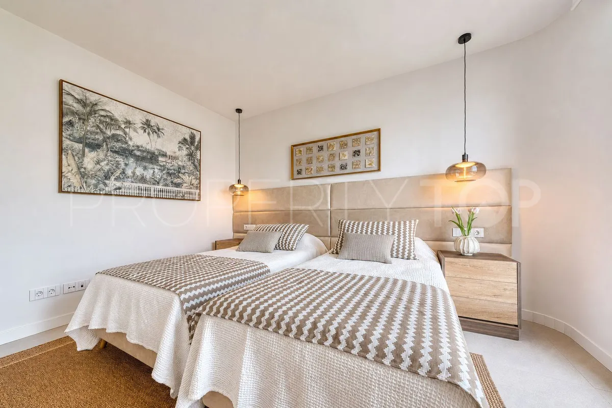 Buy apartment in Estepona