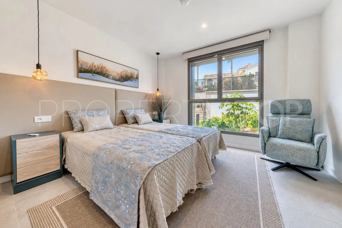 Buy apartment in Estepona