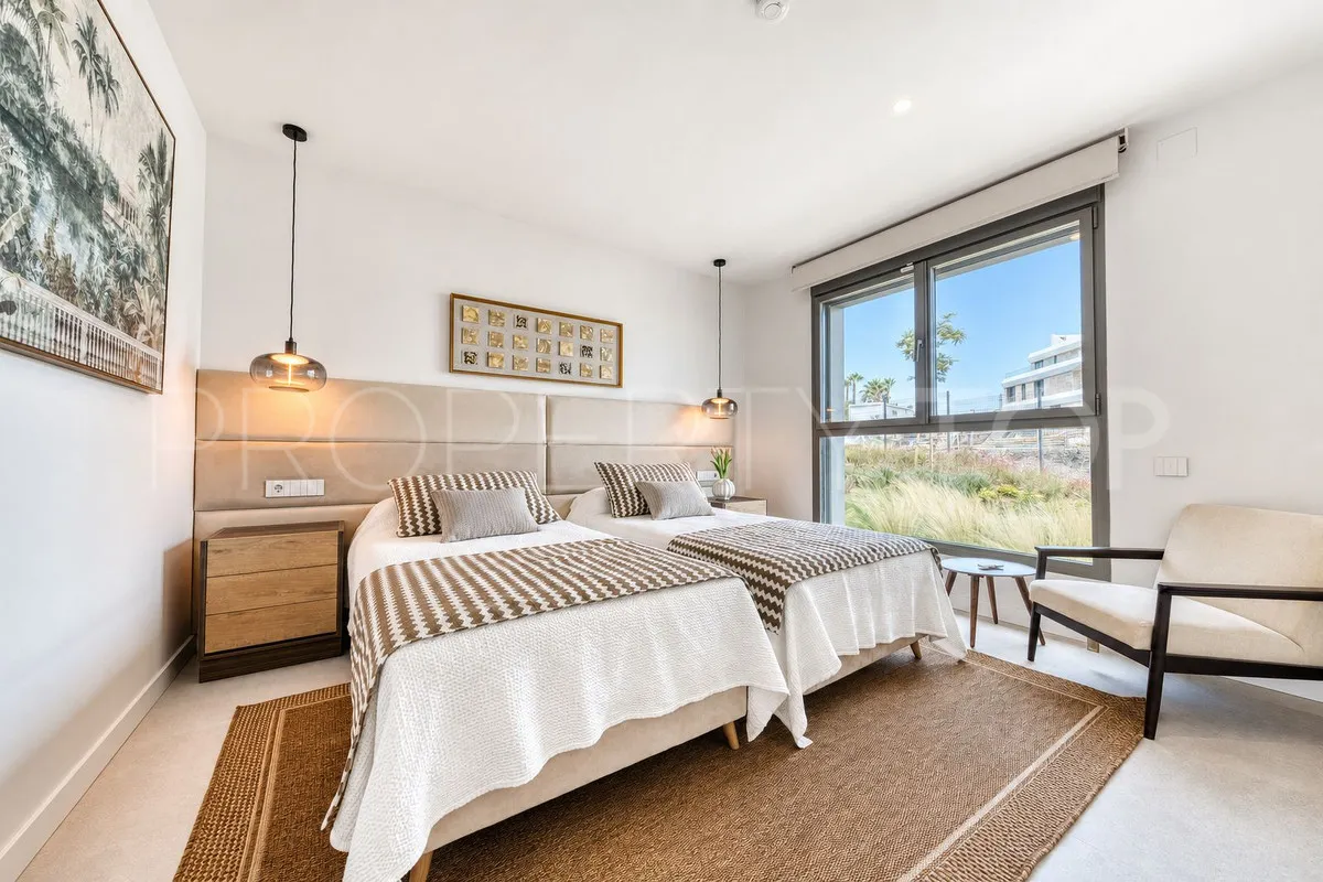 Buy apartment in Estepona