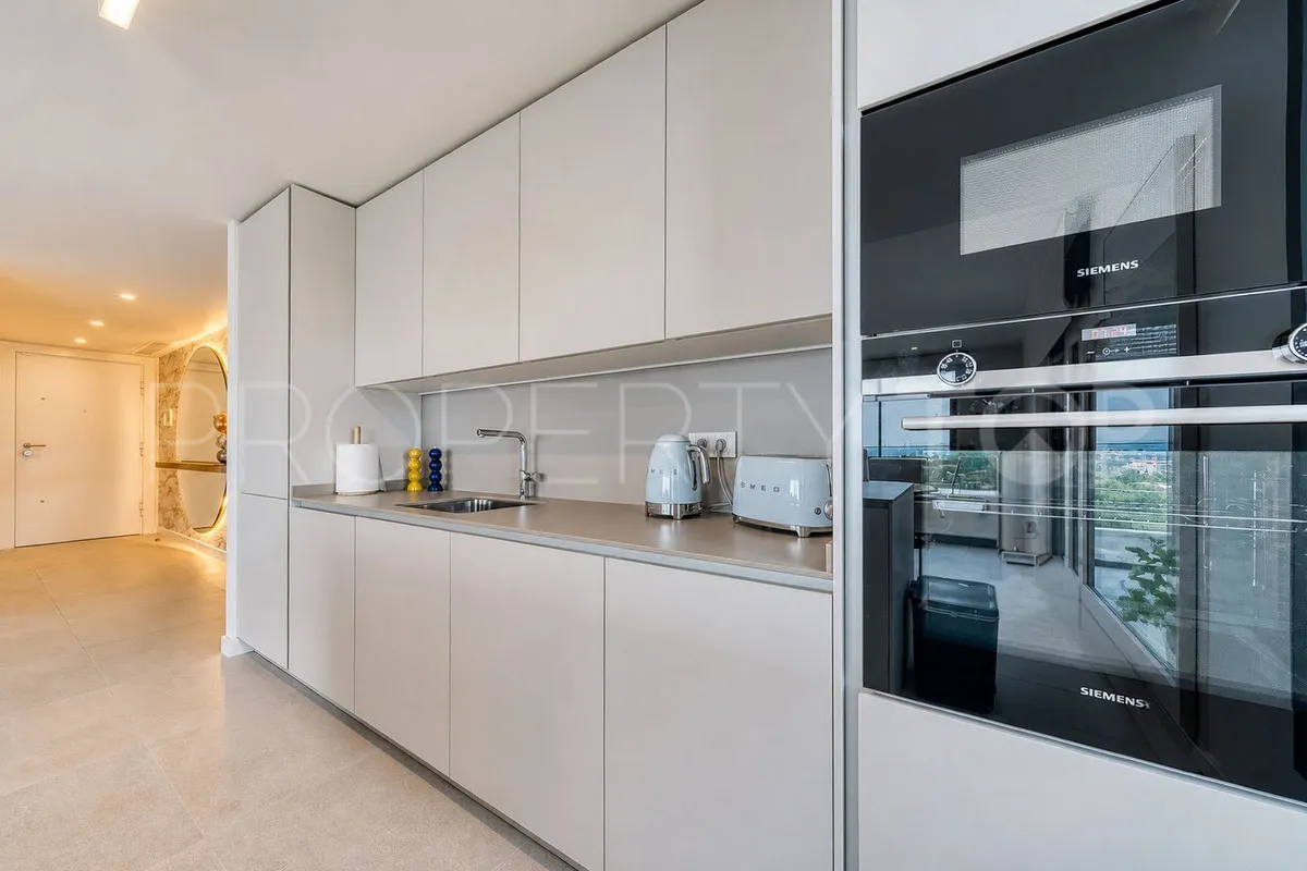 Buy apartment in Estepona