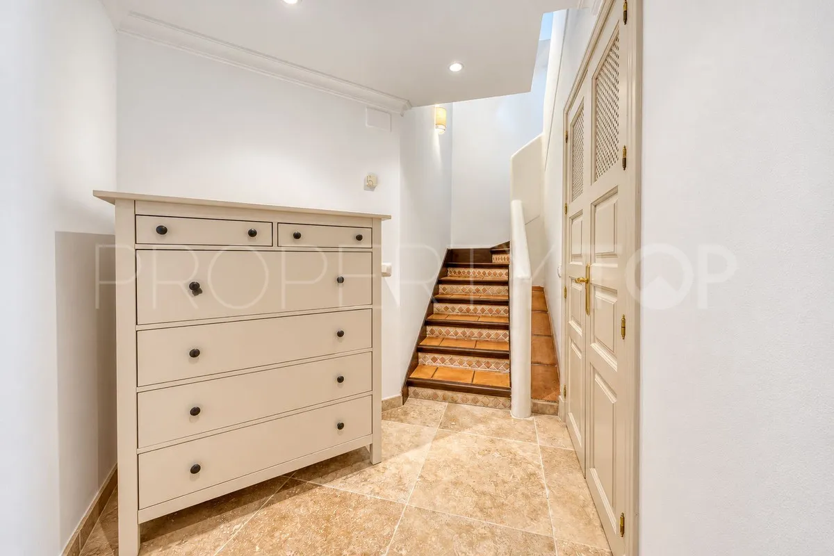 Nueva Andalucia 4 bedrooms town house for sale