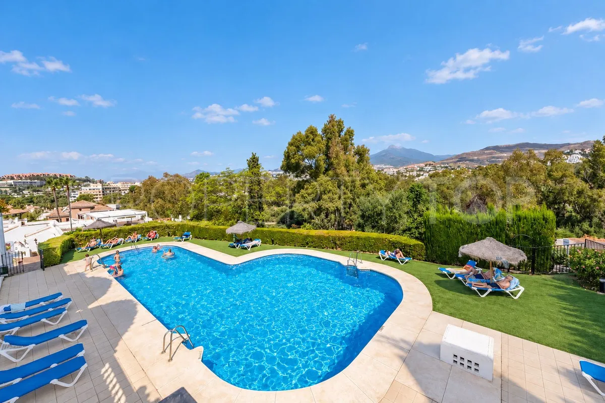 Nueva Andalucia 4 bedrooms town house for sale