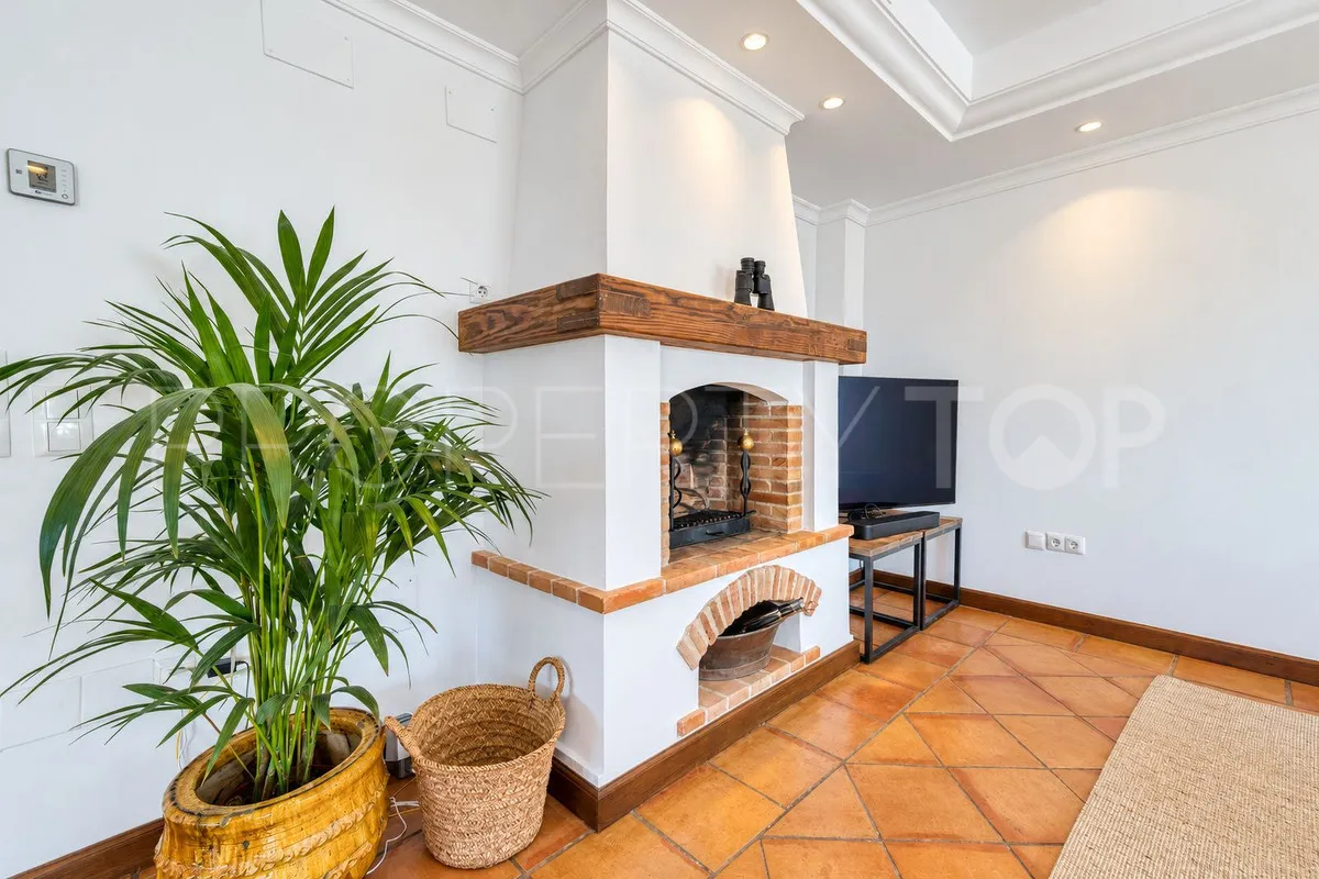 Nueva Andalucia 4 bedrooms town house for sale