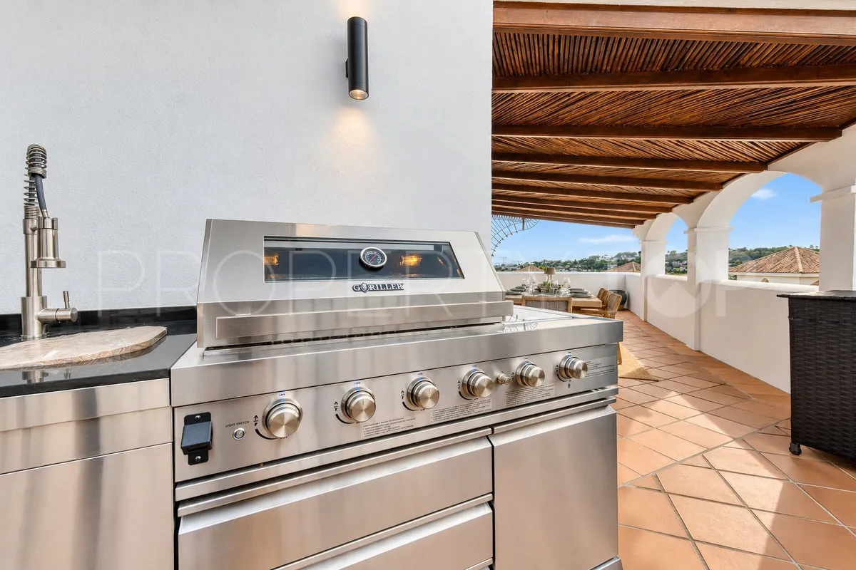 Nueva Andalucia 4 bedrooms town house for sale