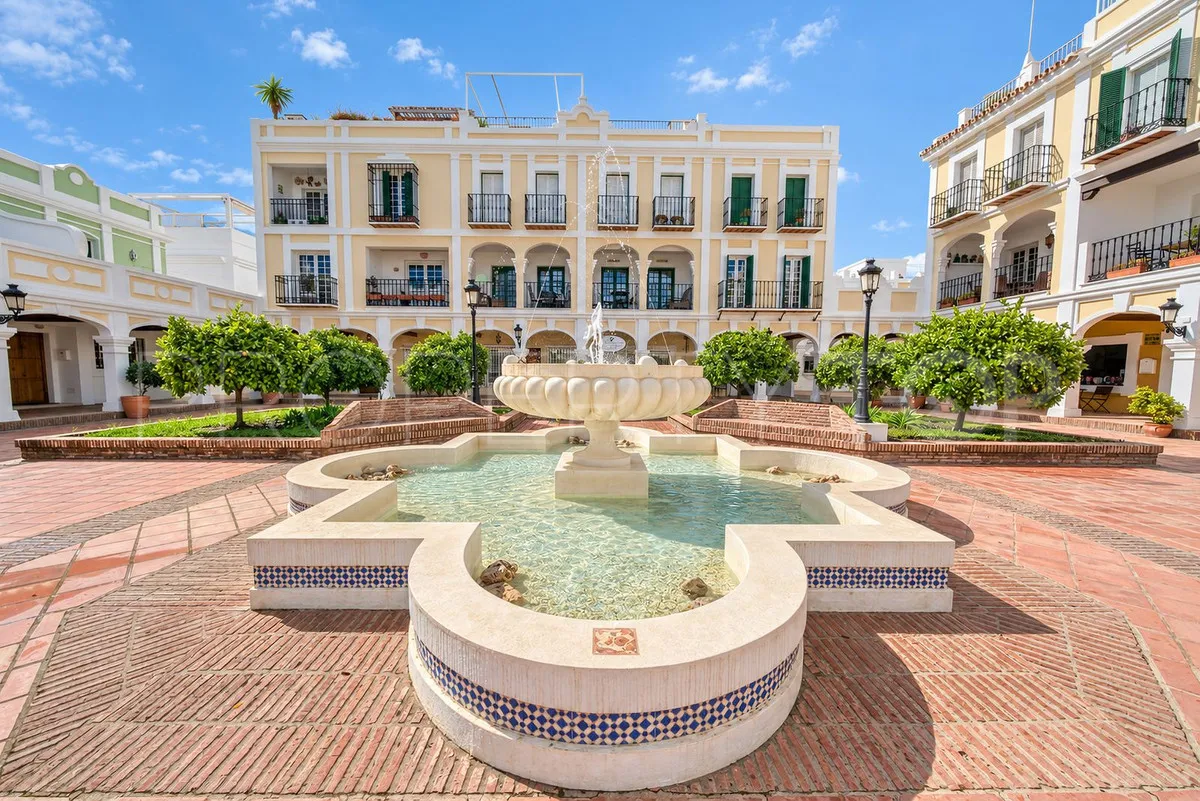 Nueva Andalucia 4 bedrooms town house for sale