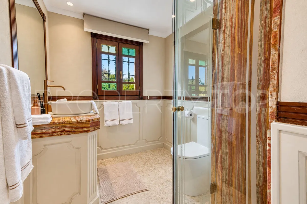 Nueva Andalucia 4 bedrooms town house for sale