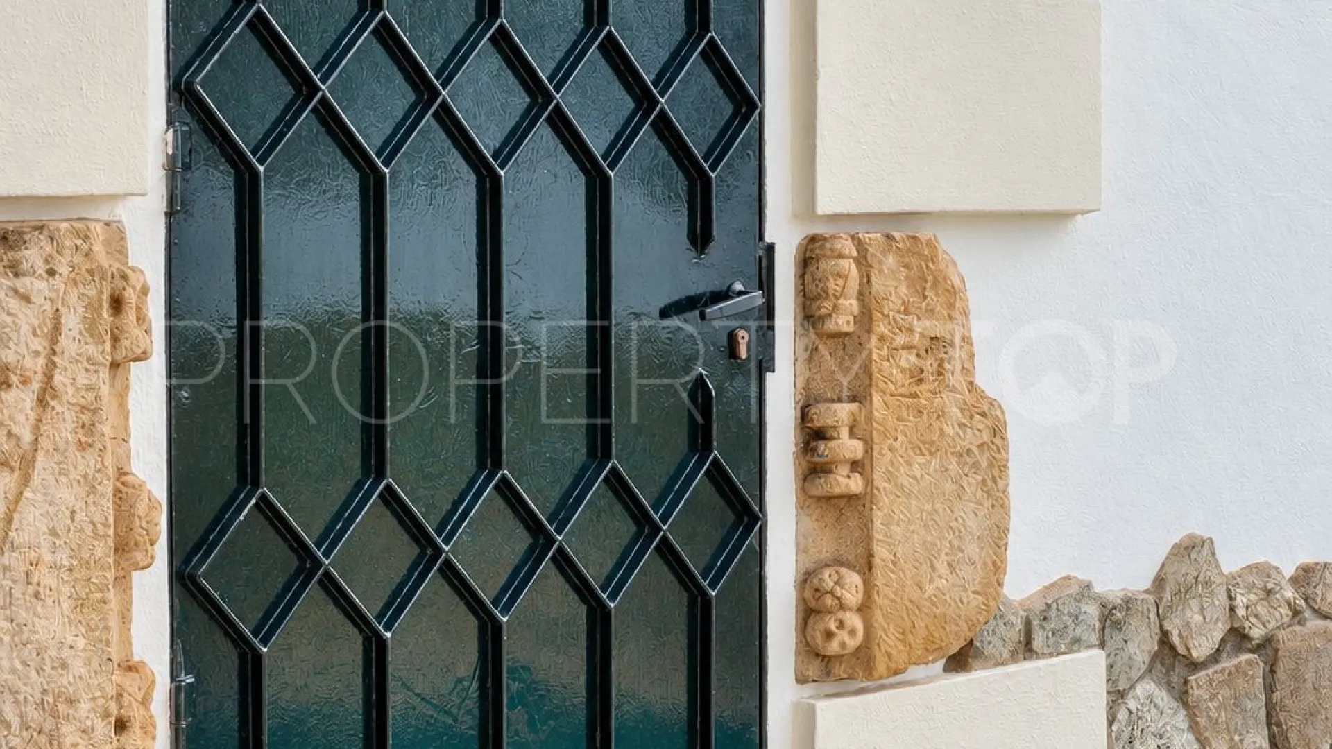Nueva Andalucia 4 bedrooms town house for sale