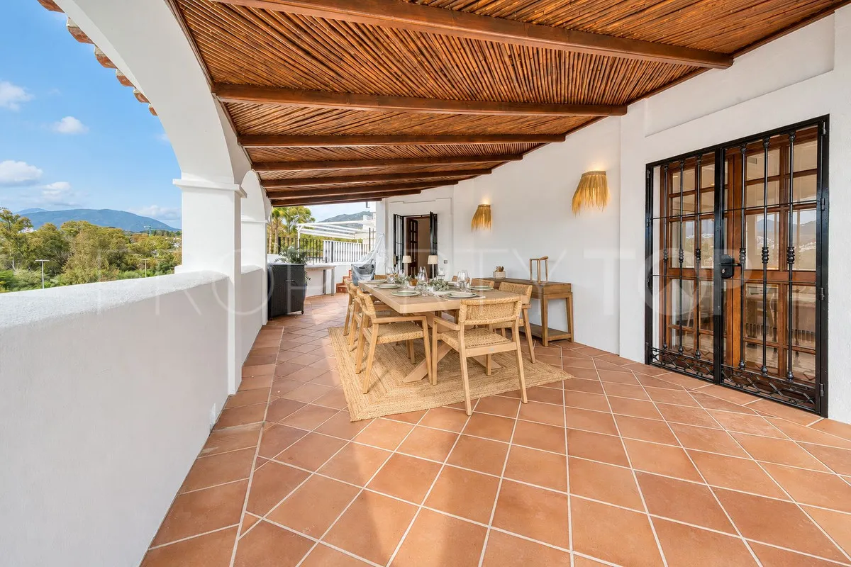 Nueva Andalucia 4 bedrooms town house for sale