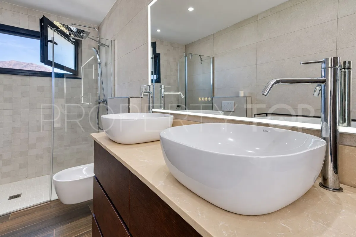 Comprar apartamento en Estepona de 3 dormitorios