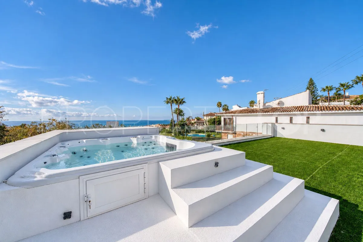 Benalmadena, villa de 5 dormitorios en venta