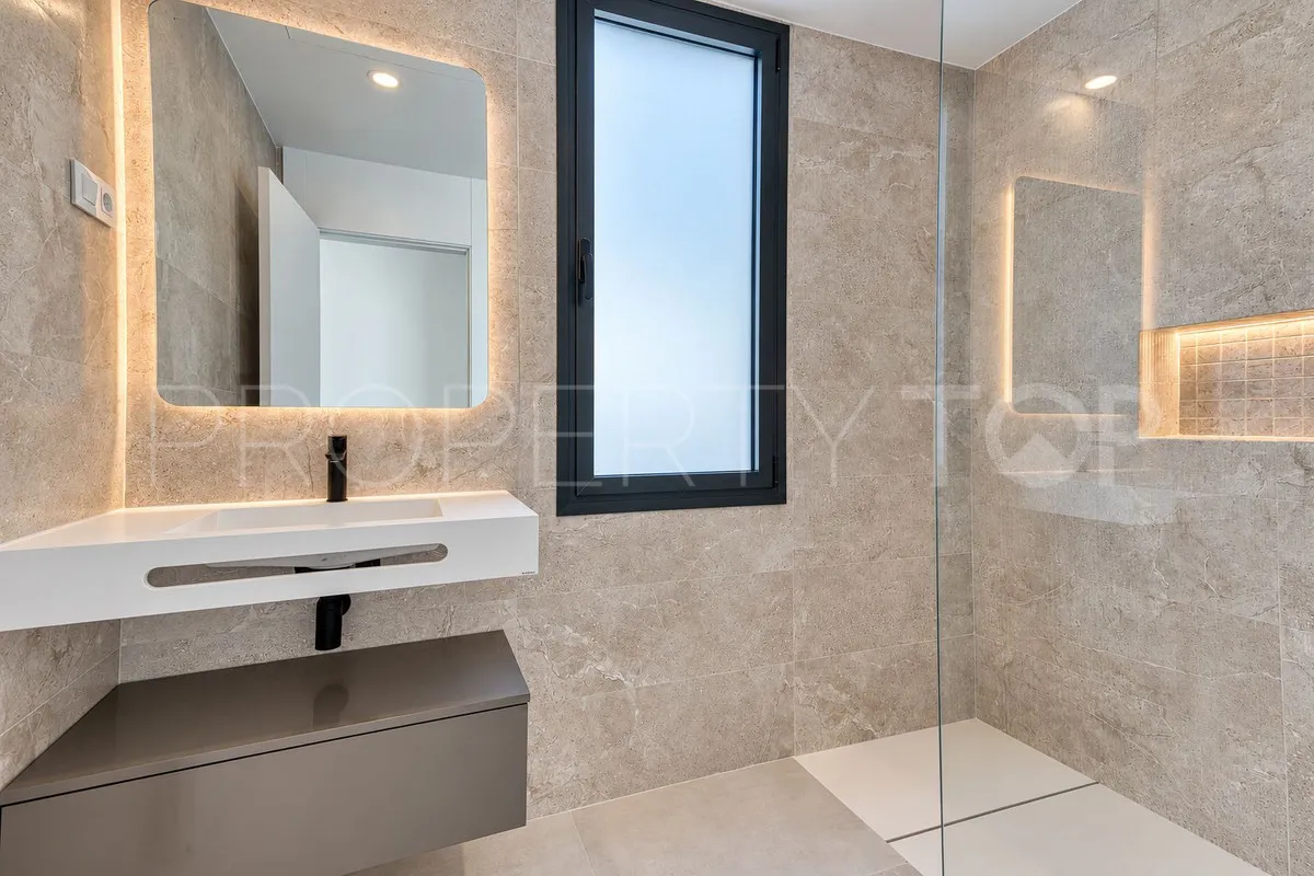Benalmadena, villa de 5 dormitorios en venta