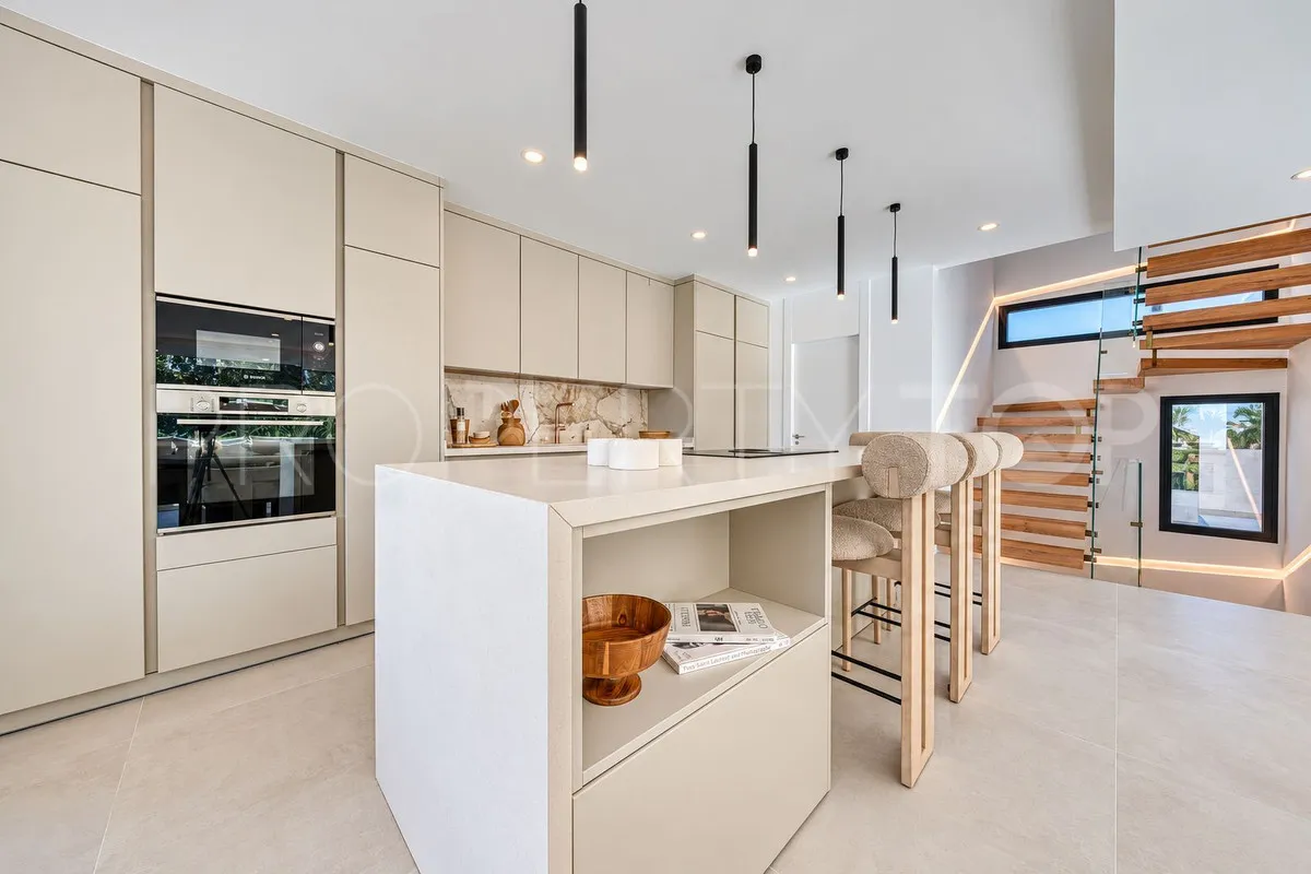 Benalmadena, villa de 5 dormitorios en venta