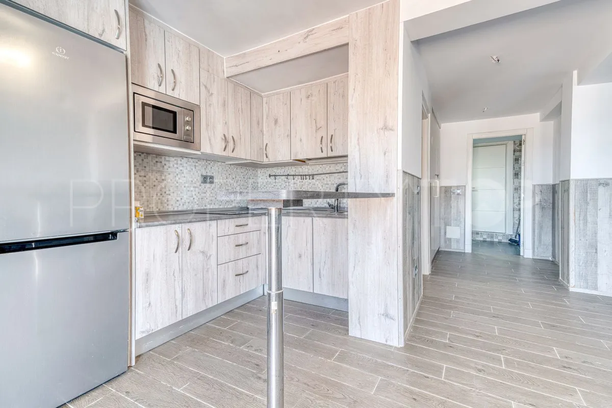 Se vende villa de 5 dormitorios en Estepona