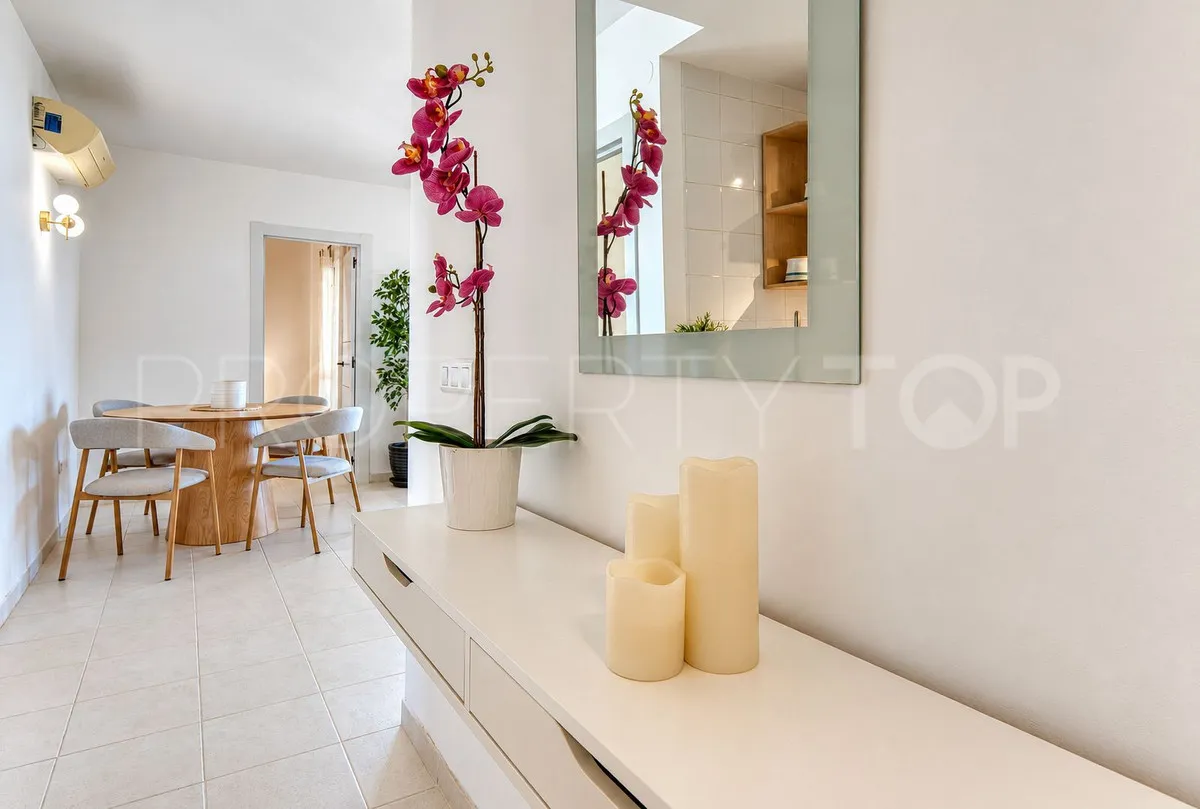Apartamento de 2 dormitorios en venta en Fuengirola