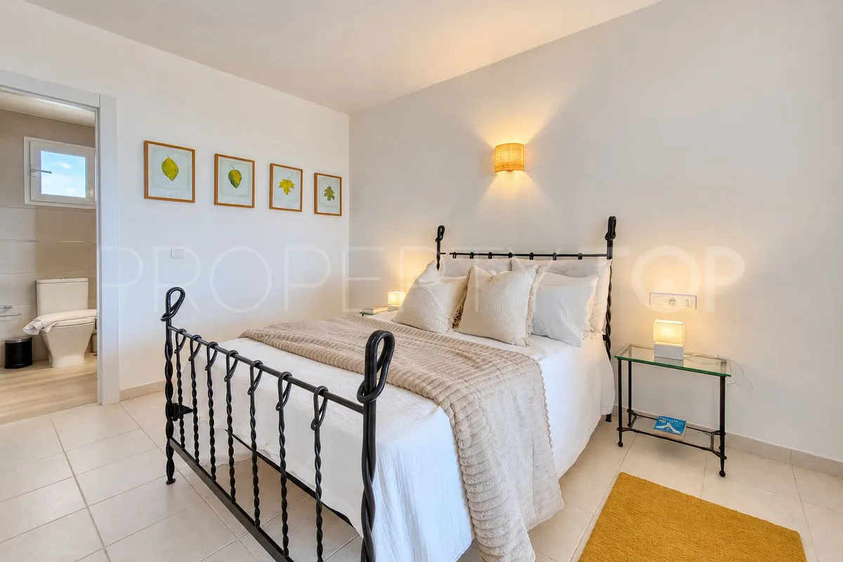 Apartamento de 2 dormitorios en venta en Fuengirola