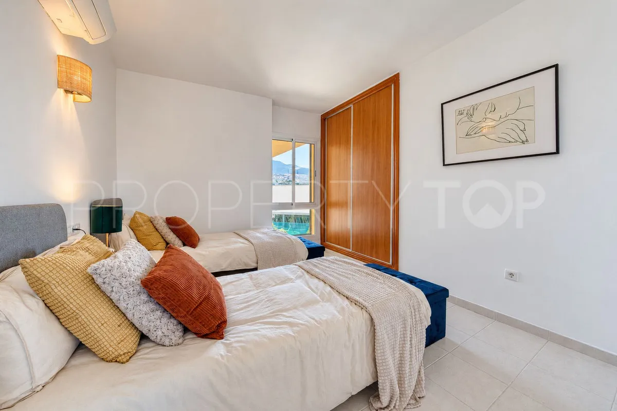 Apartamento de 2 dormitorios en venta en Fuengirola